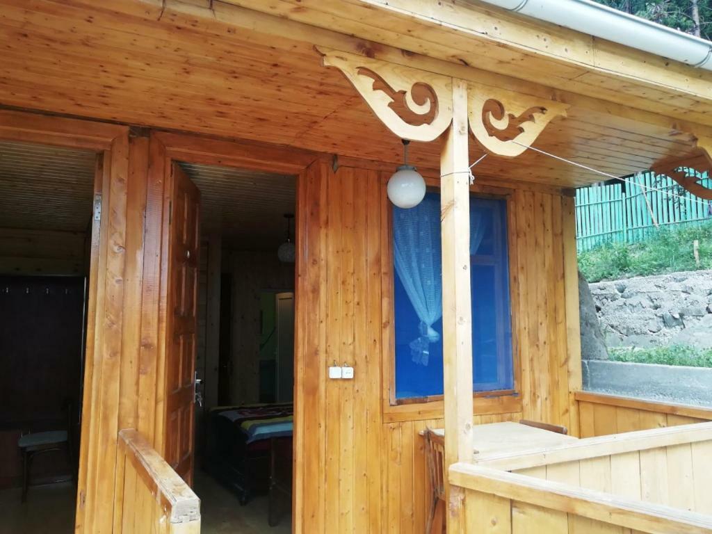 Guest House Ilia Bordzjomi Buitenkant foto